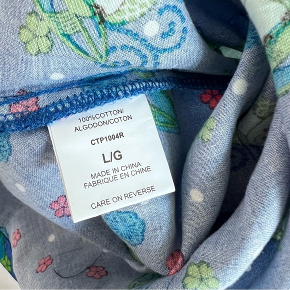 Crocs Medical Women’s Owl Print Scrub Top - Picture 5 of 9